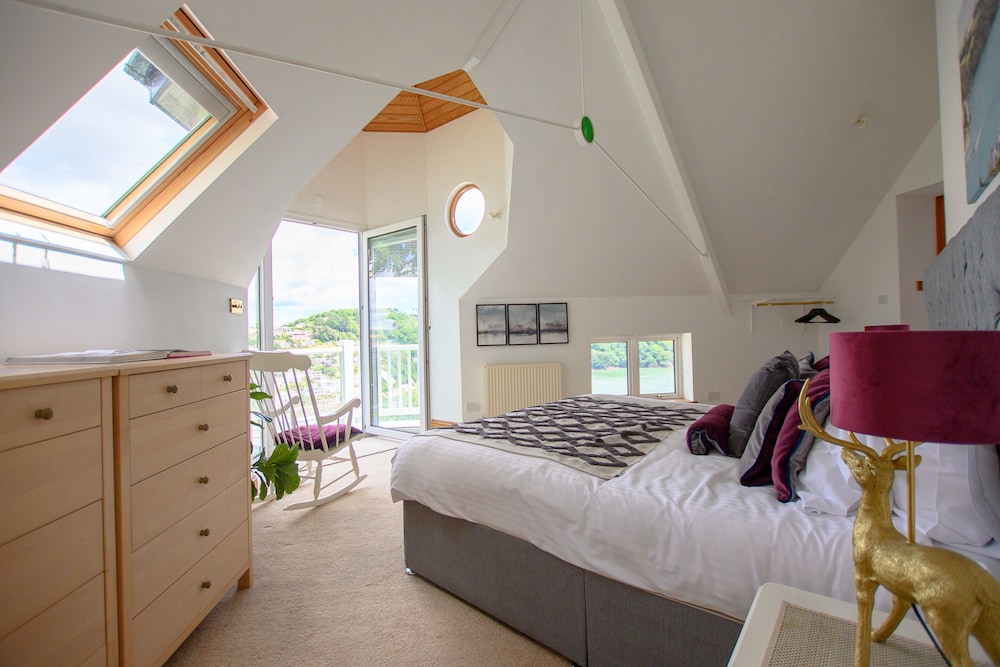 Exclusive Home With the Best Views in Dartmouth view 3