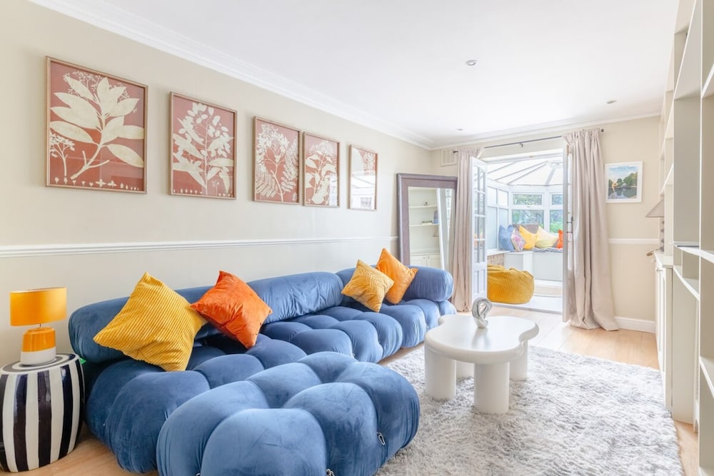 Gorgeous 2BD Garden Getaway, Victoria Park