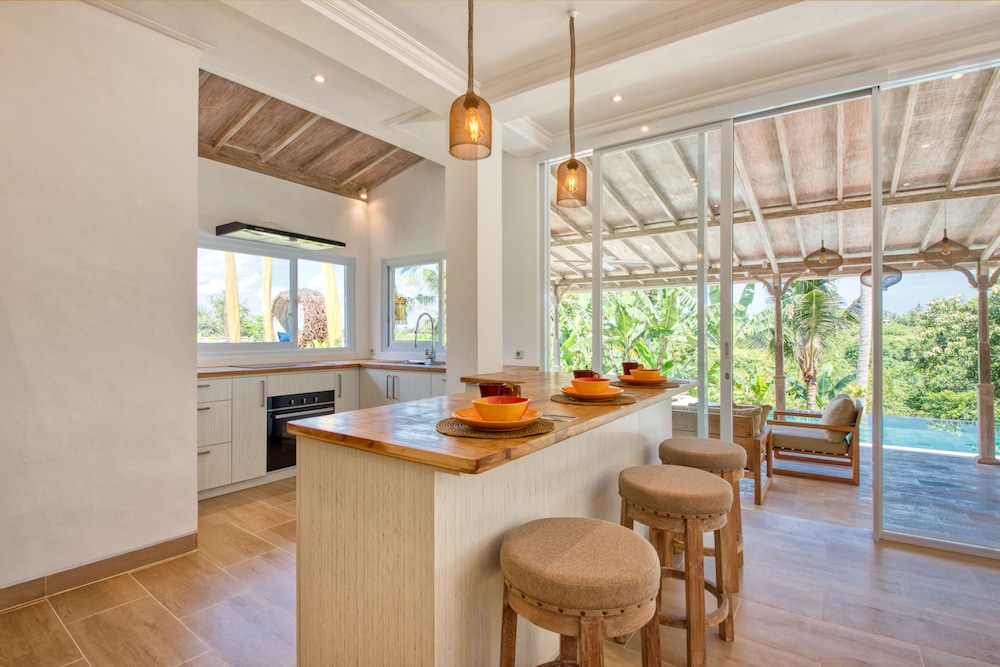 Lebah Villas
