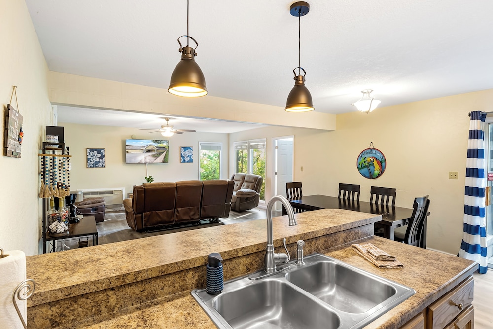 Home w/ Deck, Grill, W & D: Close to Resort & fun