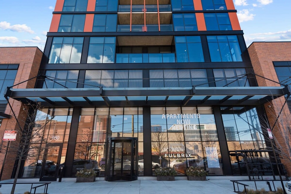Cloud9 2x1 Apartments Fulton Market The Pop