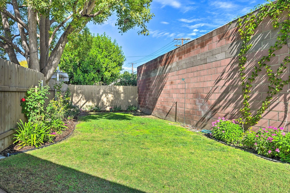 Burbank Vacations - Stylish Modern Burbank Gem w/ Private Yard! - Property Image 8