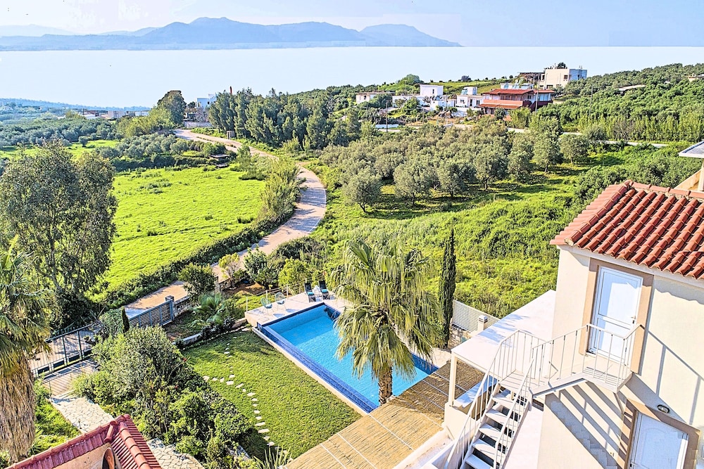 Cretan Mansion with Heated Swimming Pool