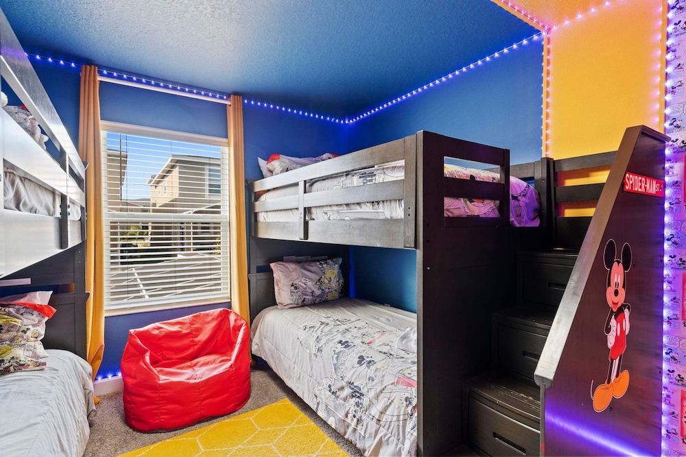 Chic 4BR Home With Mickey Star Wars Rooms