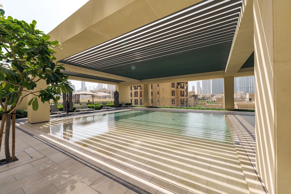 Maison Privee - Modern Chic Apt w/ Unobstructed Burj Khalifa Views photo 3