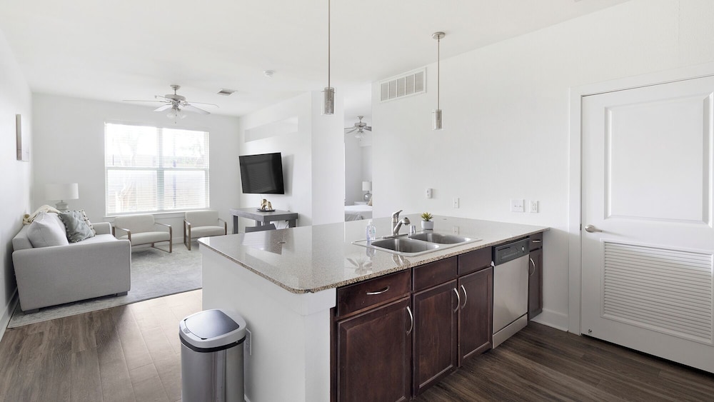 Landing Apartments - North Dallas