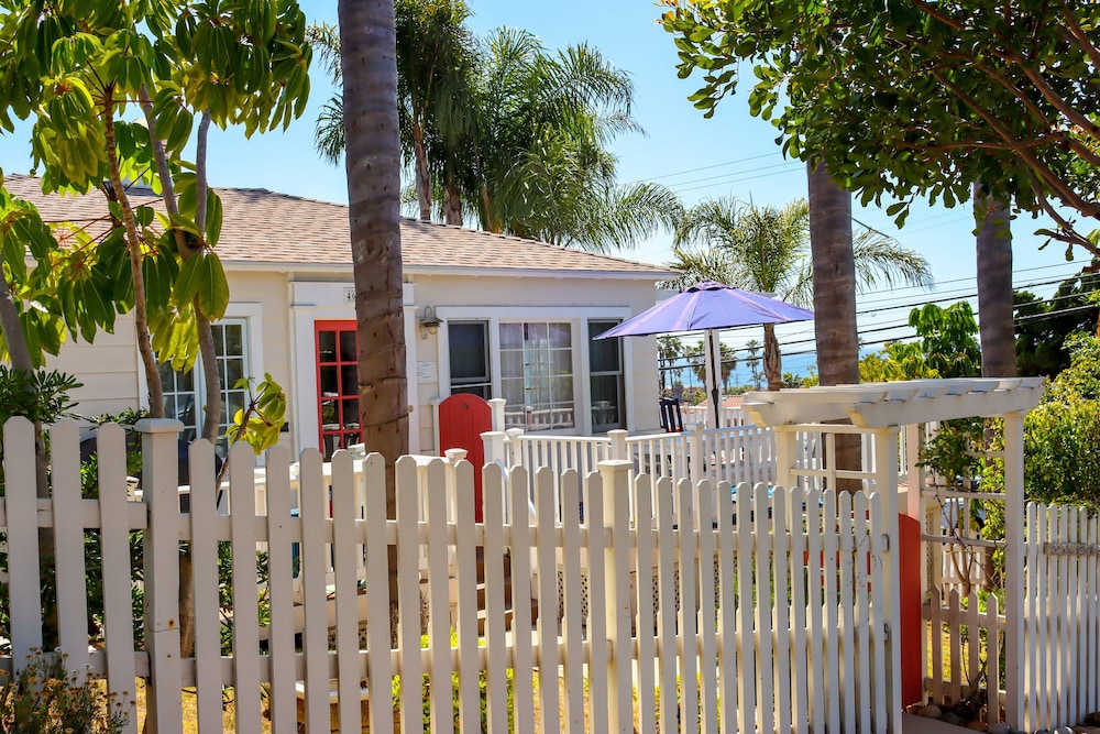Coral Cottage