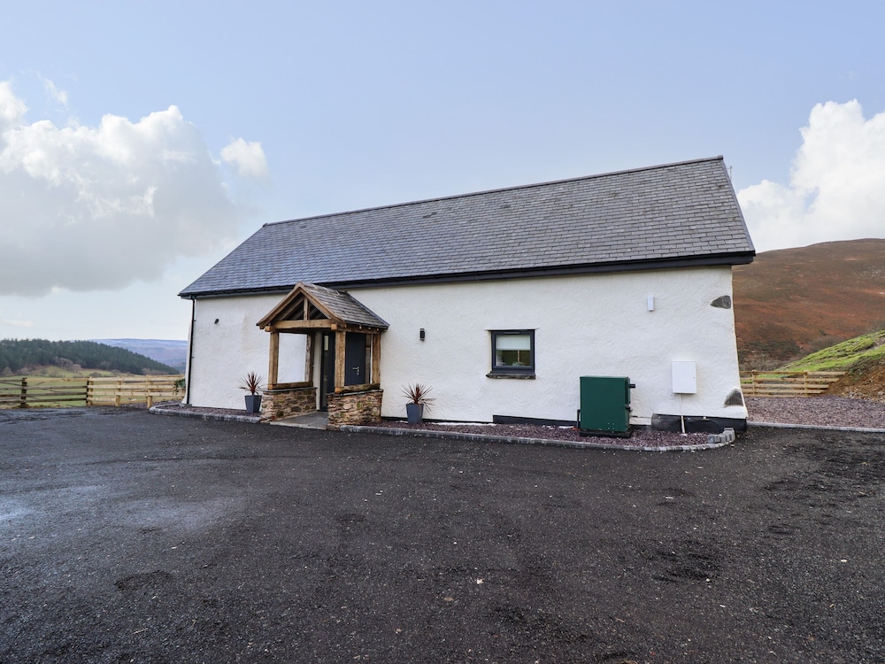 Tyn Llwyn Barn