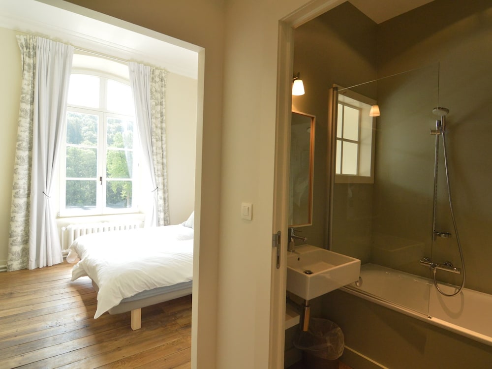 Luxurious Castle in Marchin With Infrared Sauna