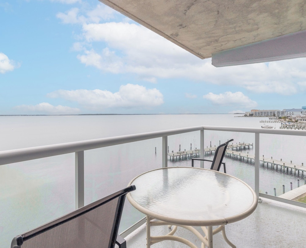 Bay Club Resort by Coolvacay