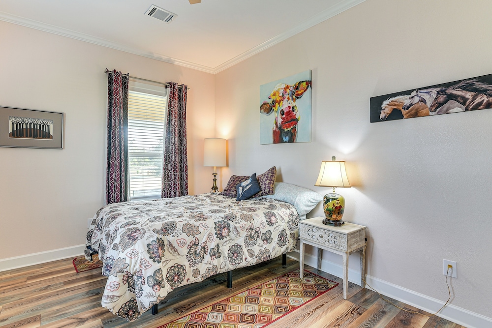 Farm Animals On-site: Needville Ranch Getaway!