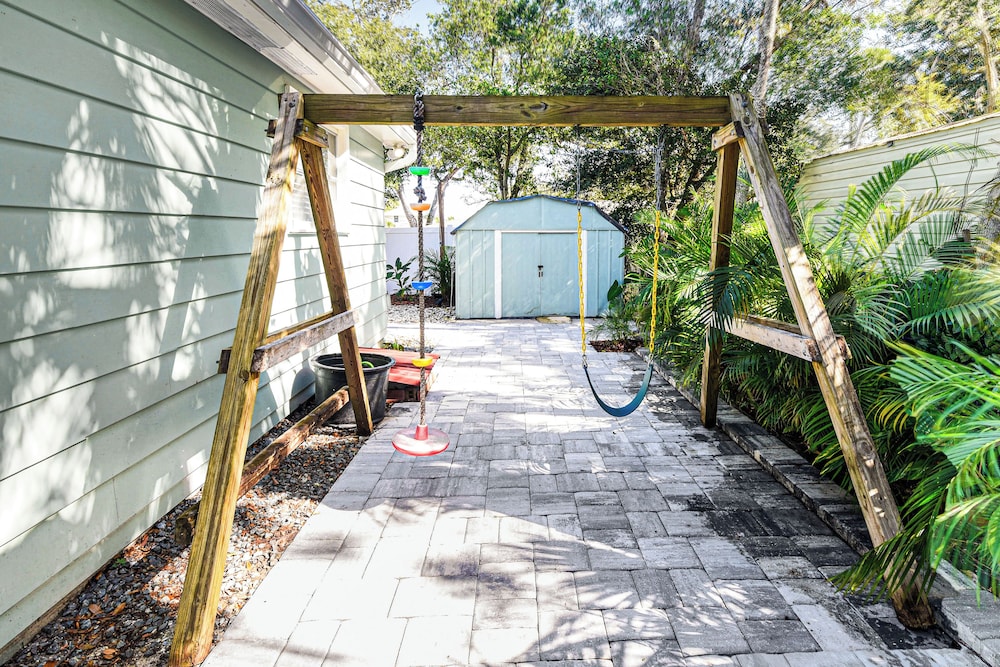 Dog-friendly Daytona Beach Cottage w/ Patio!