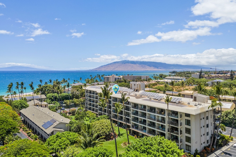 Kihei Akahi C-411 - Modern Top to Bottom Remodel, Split-ac, Across From Kam II