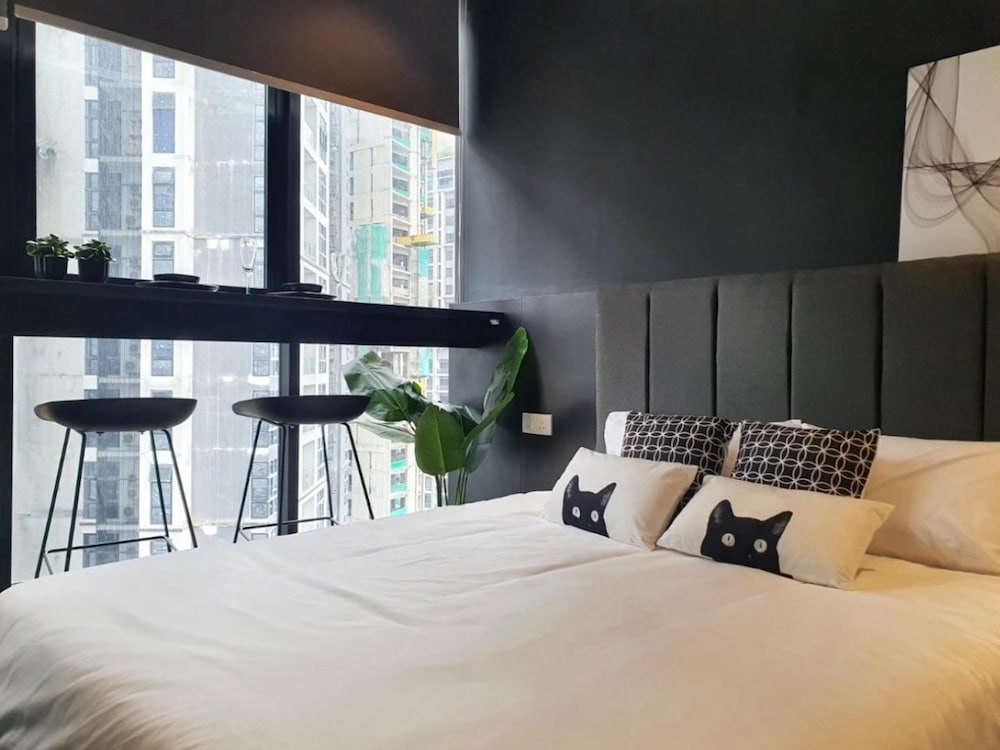 Scarletz Suites KLCC by Purple Orchid