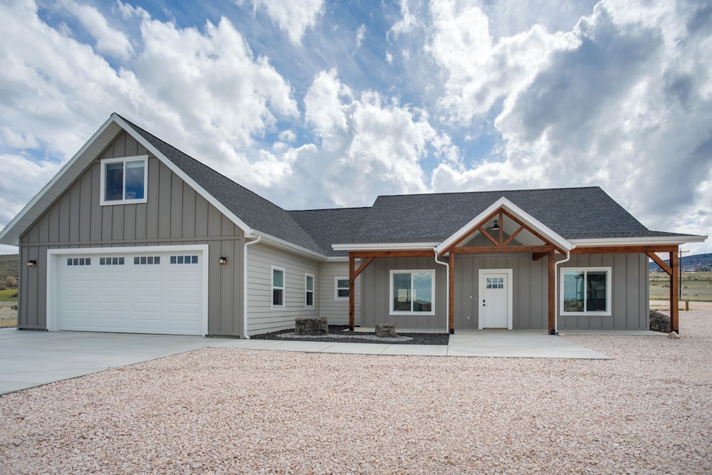 3 Mi to Bear Lake: Home w/ Hot Tub & Huge Patio!