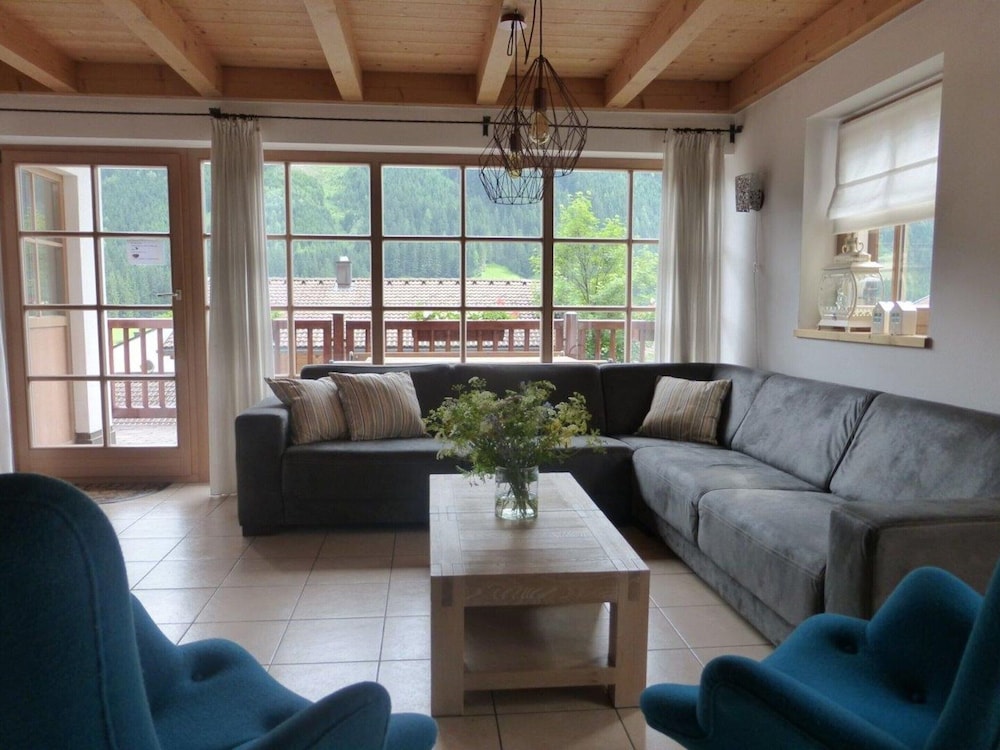 Quiet Chalet With Sauna in Konigsleiten