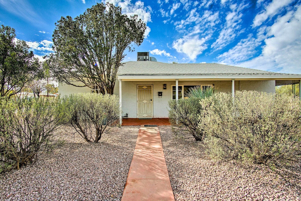 Centrally Located Tucson Home ~ 5 Mi to Dtwn! view 5