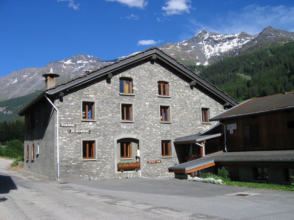 Auberge de Jeunesse HI Val-Cenis view 2