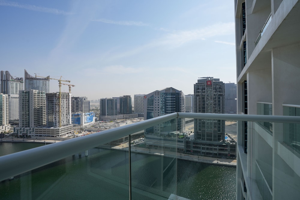 Whitesage -  Fancy Studio With Mesmerizing Canal Views