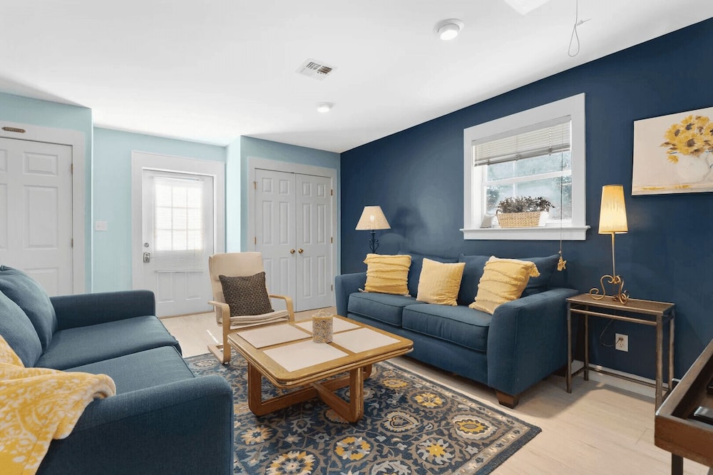 30A Grayt'n Greatful by Avantstay Charming Home+cottage, Walk to Western Lake