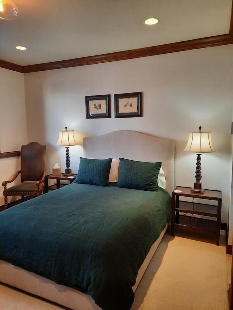 Beaver Creek Resort CO - Townsend Place & Strawberry Park Condos
