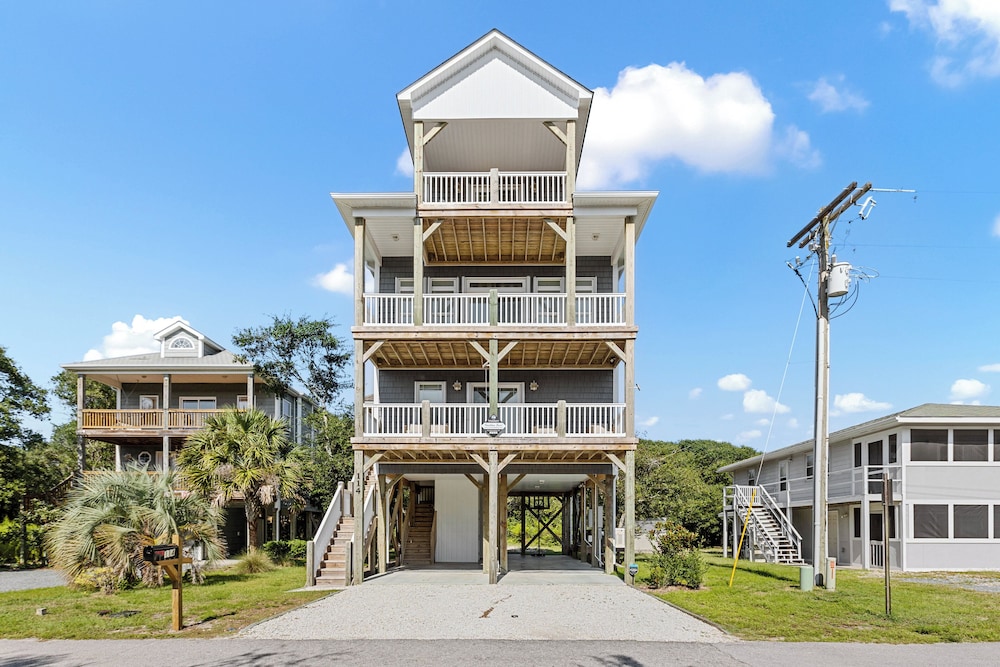Across the Pond by Topsail Realty