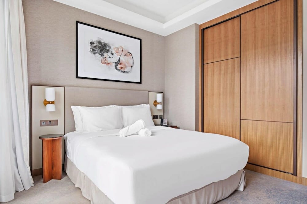 Luxurious 3-bedroom Apartment Facing Burj Khalifa in The Address Dubai Opera
