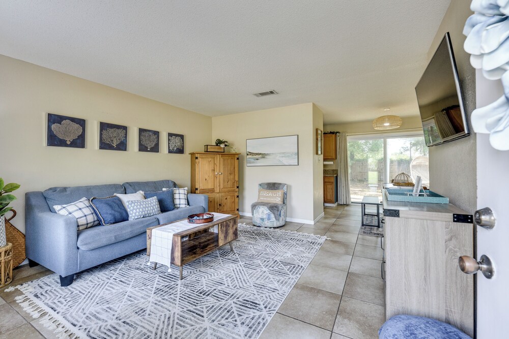2 Mi to Beach, Near Airport: Heart of Fort Walton