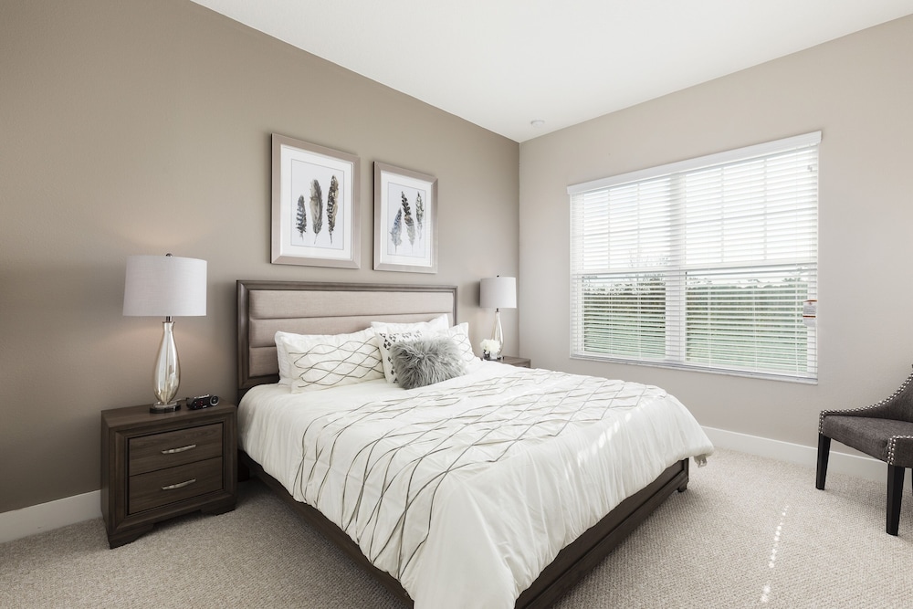 Summerville Vacation Homes by Columbia Management