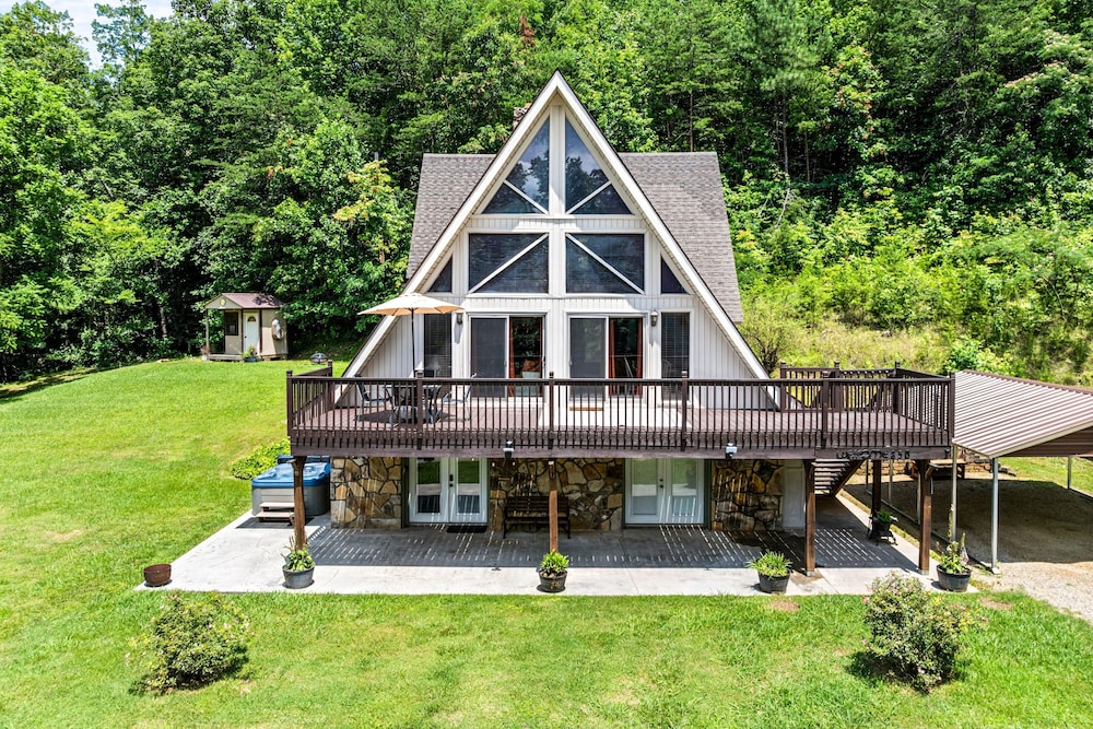 Smoky Everest 4 Bedroom Chalet