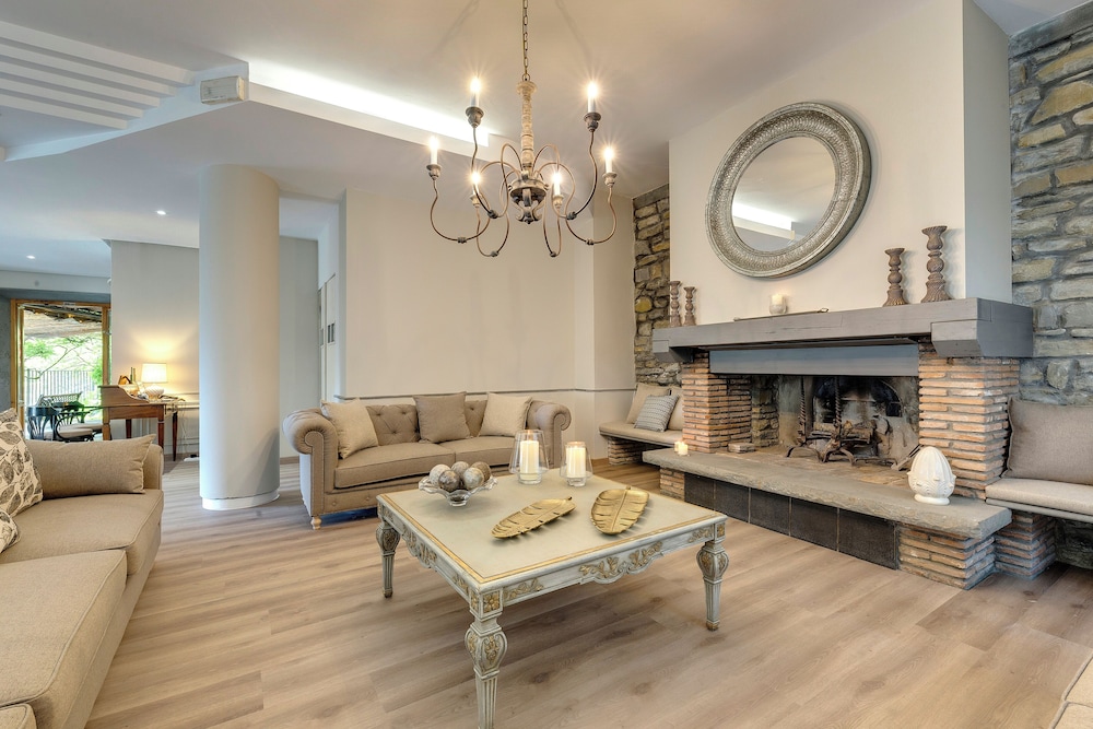 Entire Hilltop Villa With Private Pool In Palazzuolo Sul Senio