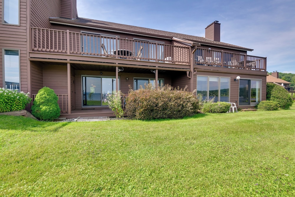 Community Boat Dock: Lake Memphremagog Condo!