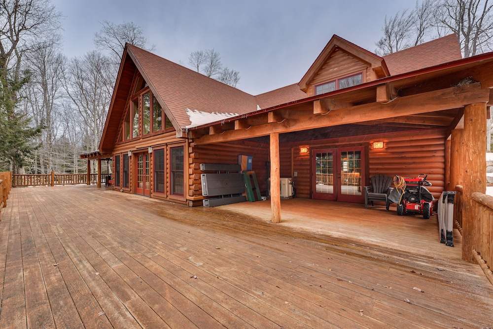 Hot Tub & Dock: Waterfront Cabin in Old Forge! view 3