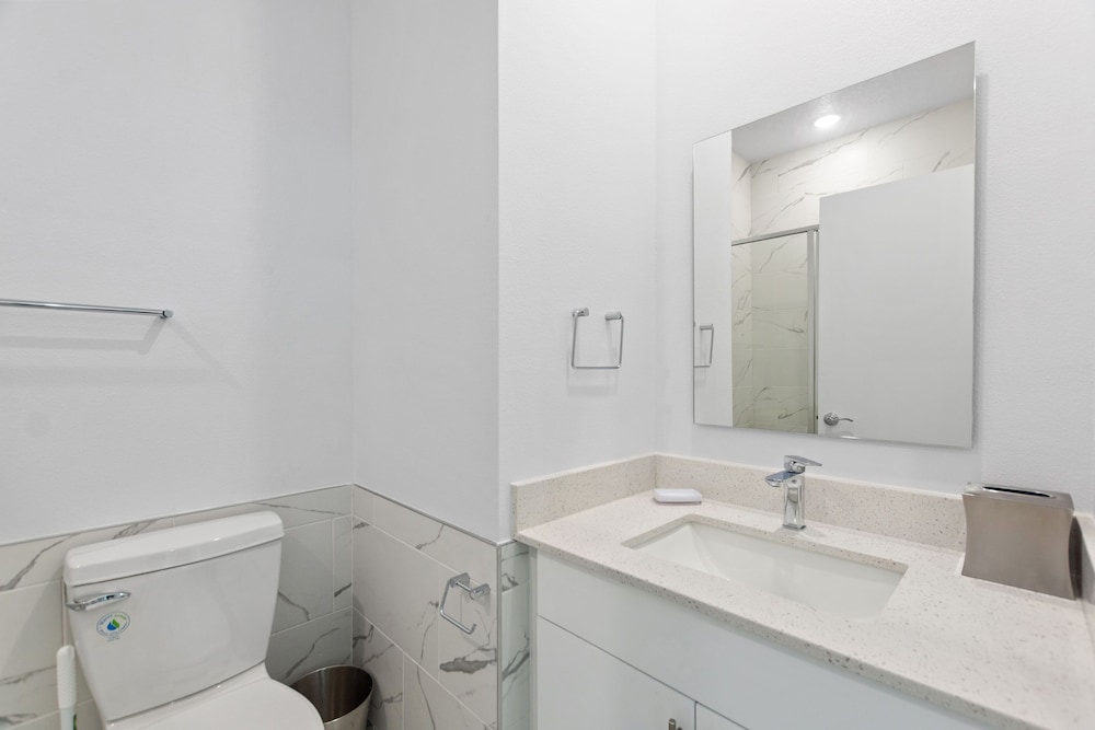 Harmony Haven Boutique Townhome At Azzure Resort Near Disney By Shine Villas 6 Bedroom Townhouse