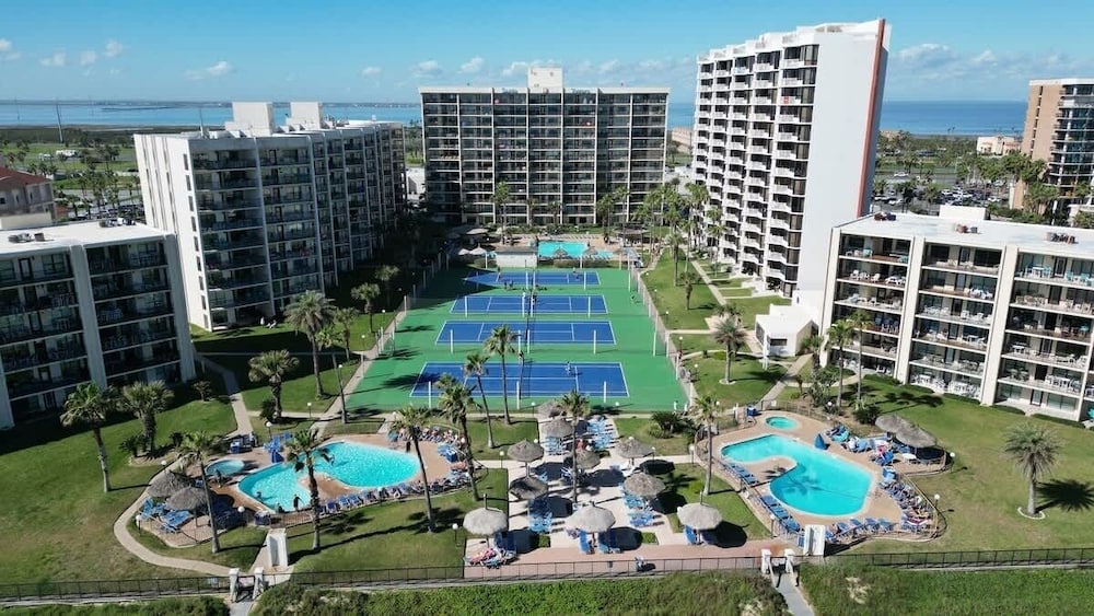 Saida Beachfront Luxe Condo Two Heated Pools 2 Bedroom Condo