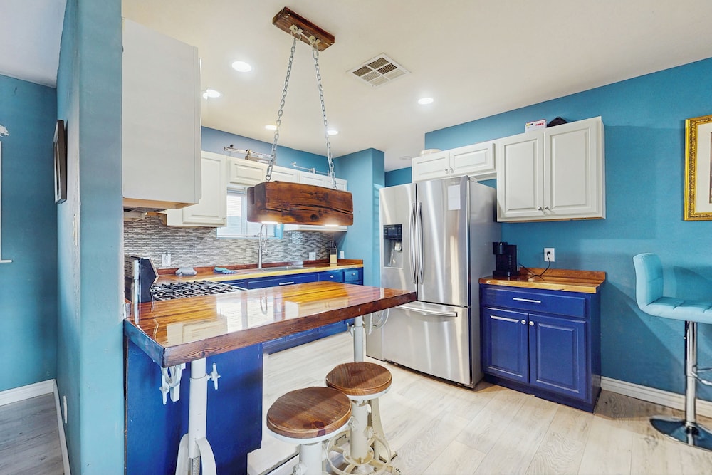 Home in Great Location - AC, W & D, Dog Friendly