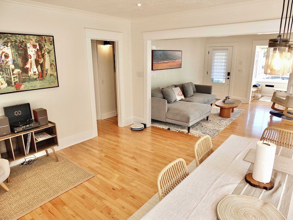 Beach City Craftsman - Walk to Beach