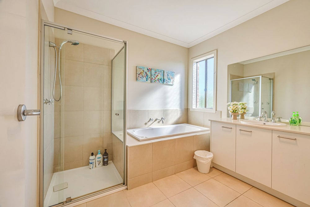 StayAU Pakenham 5 BRM Oasis Pet-friendly