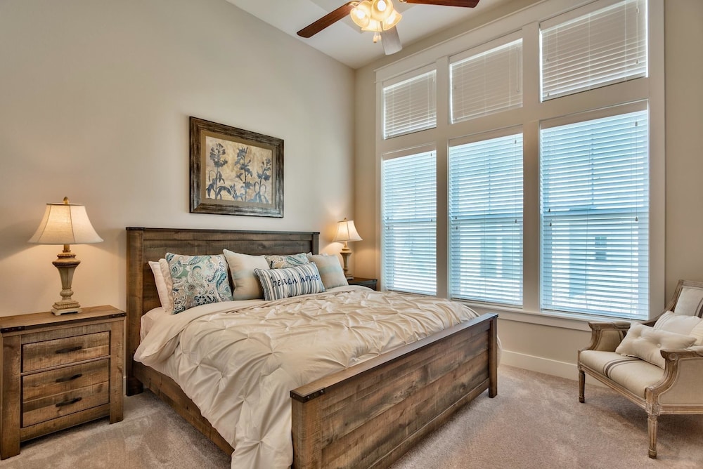 JACK's Place 3 Bedroom Condo By Coastal Dreamin