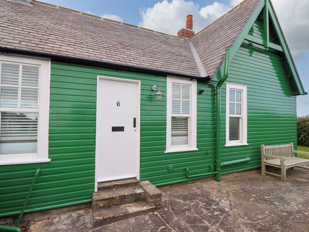 Armstrong Cottages No6