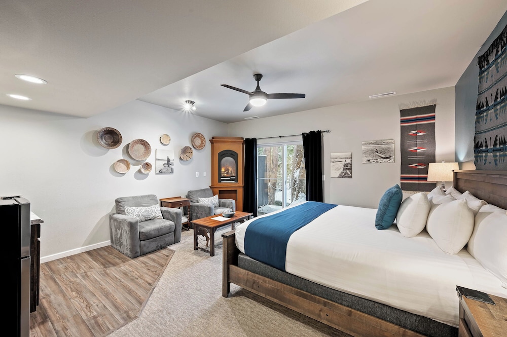 All Seasons River Inn