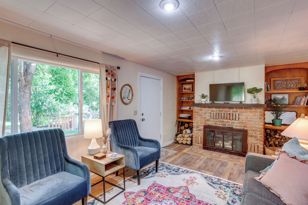Hike On-site: Mountain-view Hideaway in Durango