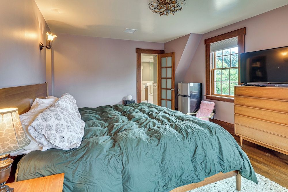 Easy Train Access to Nyc! Elegant Family Retreat