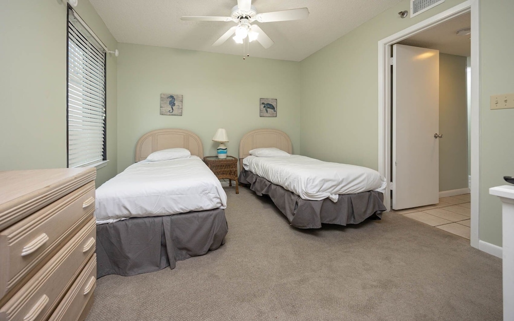 Phoenix Iv 4045 3 Bedroom Condo