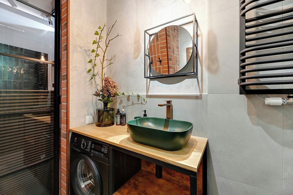 Doki Living & Foodhall by Downtown Apartments