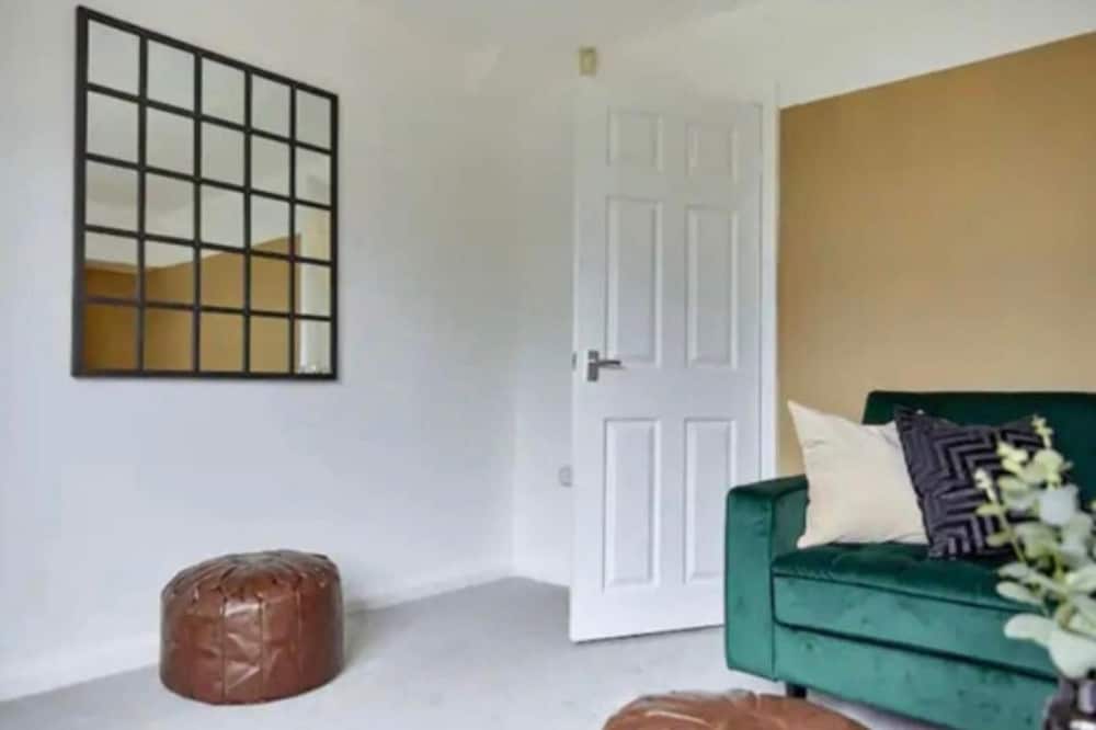 Cosy 3Br House With Fireplace & Private Garden