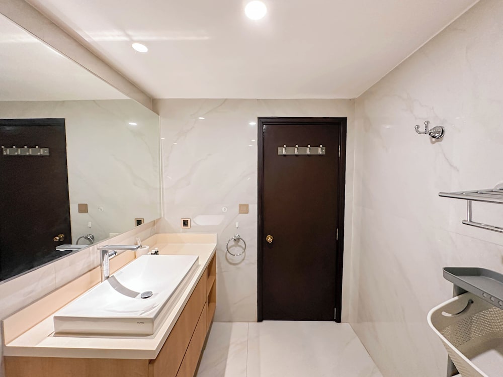 Spacious And Strategic Location 3Br At Kondominium Regensi Apartment