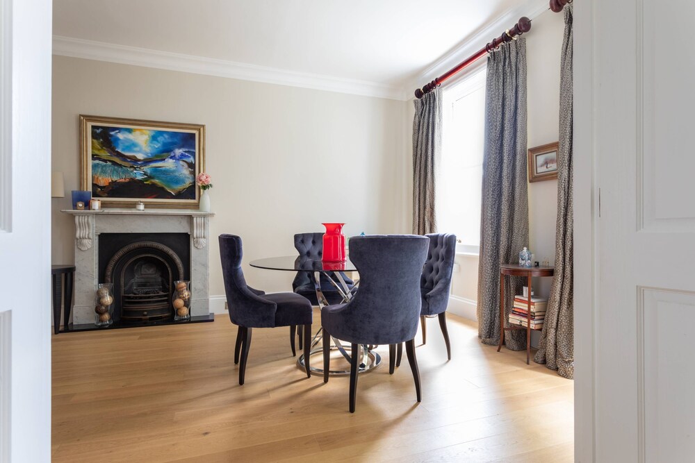 Egerton Gardens IX by Onefinestay