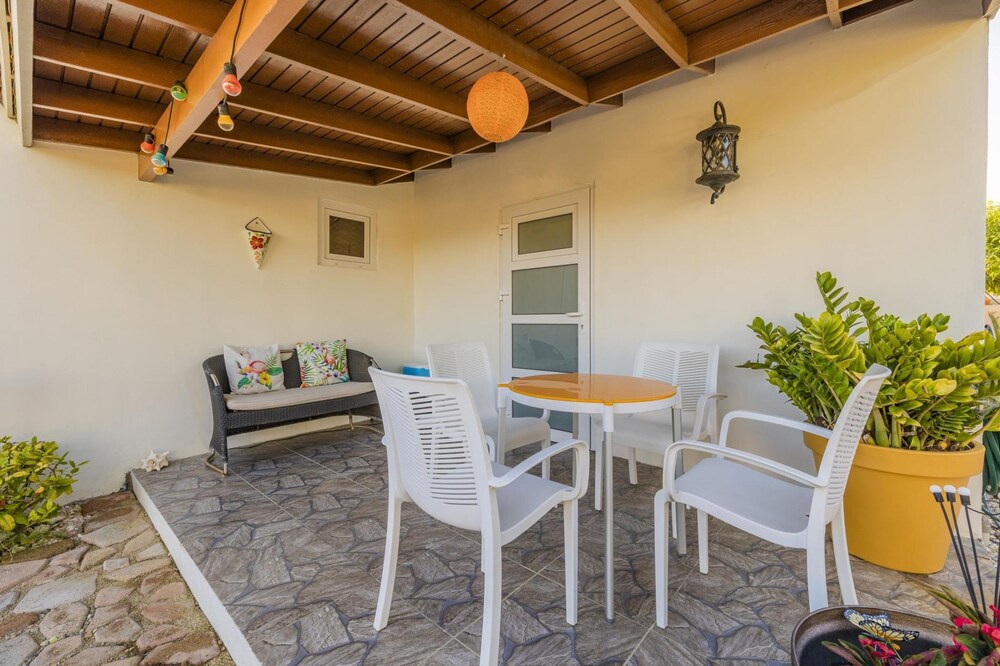 Charming Cozy Studio With Patio Near the Beach