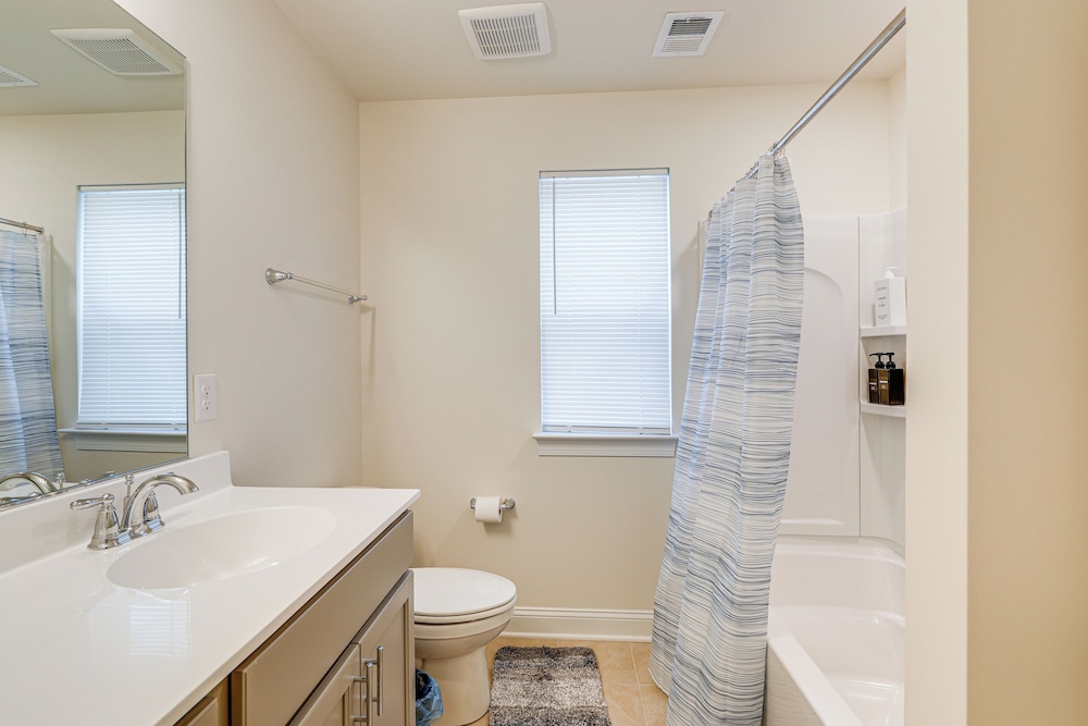 8 Mi to Bethany Beach: Delaware Family Home